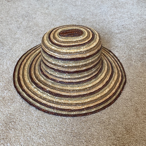 New Straw Hat by Simply II - Picture 2 of 4